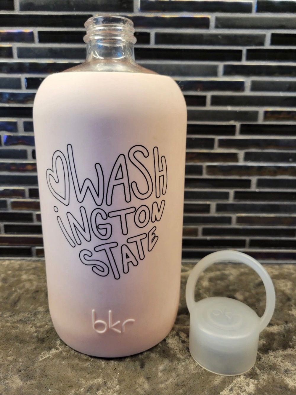 BKR Glass Bottle Big 32oz ~ I Love Washington, pink heart text
